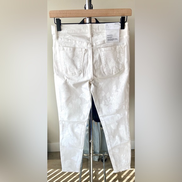 26 🔖 J BRAND Photo Ready Mid-Rise Crop Capri Jeans White Floral 8351563 $278 - Picture 10 of 12